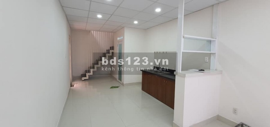 NGỘP COVID - GẤP nhà Bùi Đình Túy, lô góc 2 mặt hẻm 30m2 CHỈ Nhỉnh 4 TỶ