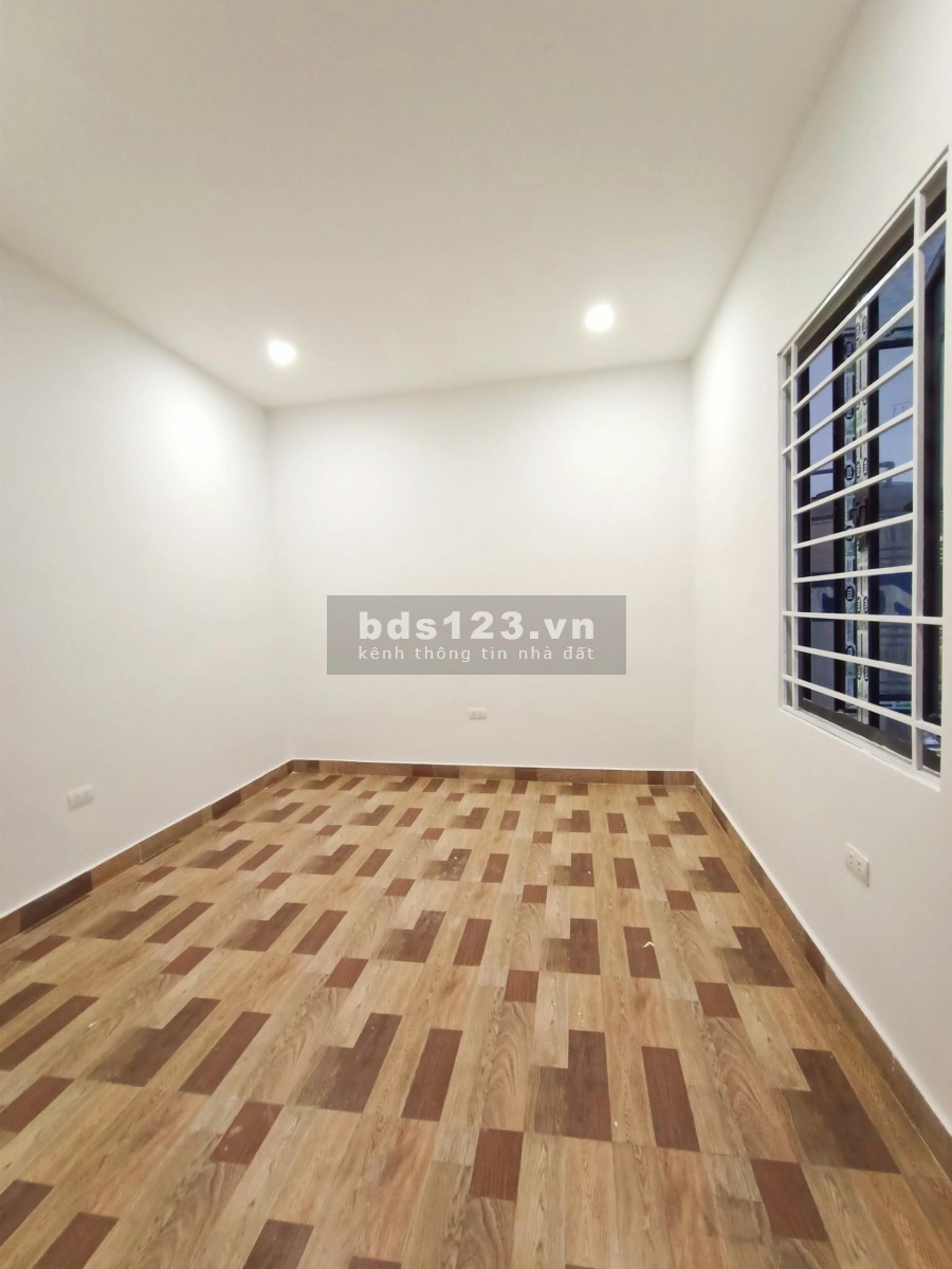 Bán nhà ở ngay, dt 38m, 4 tầng, giá 3.6 tỷ, phố Nguyễn Lương Bằng, Tôn Đức Thắng, Đống Đa