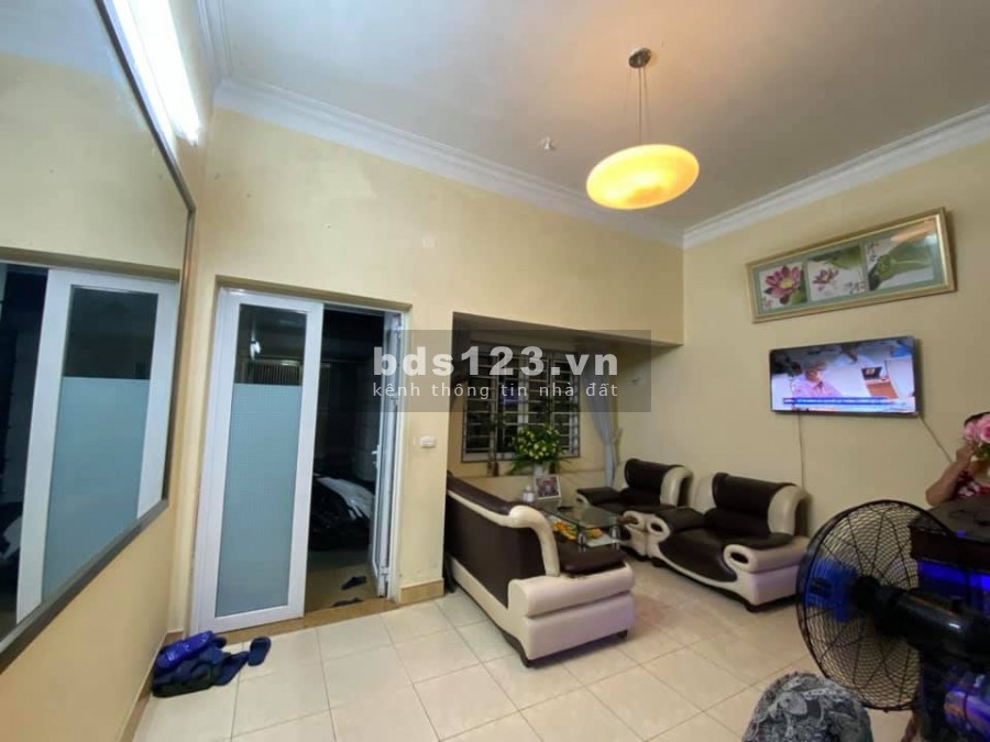 Nhà đường Cổ Nhuế: 47m2, 5 tầng, 3.2 tỷ nhất cận thị, nhị cận hồ, tam cận lộ
