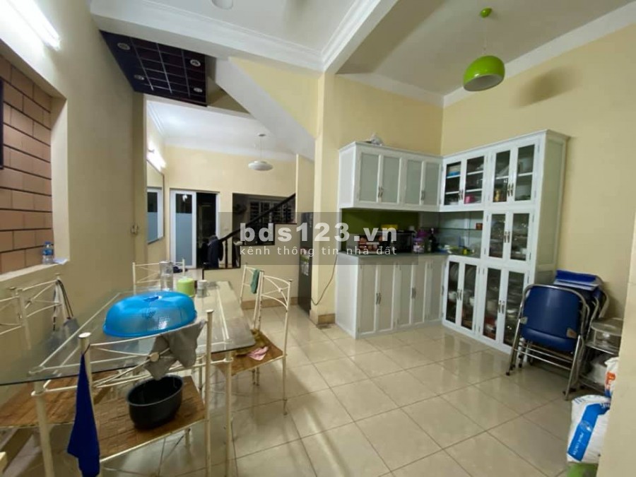 Nhà đường Cổ Nhuế: 47m2, 5 tầng, 3.2 tỷ nhất cận thị, nhị cận hồ, tam cận lộ