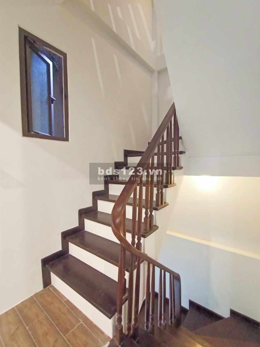 Bán nhà ở ngay, dt 38m, 4 tầng, giá 3.6 tỷ, phố Nguyễn Lương Bằng, Tôn Đức Thắng, Đống Đa