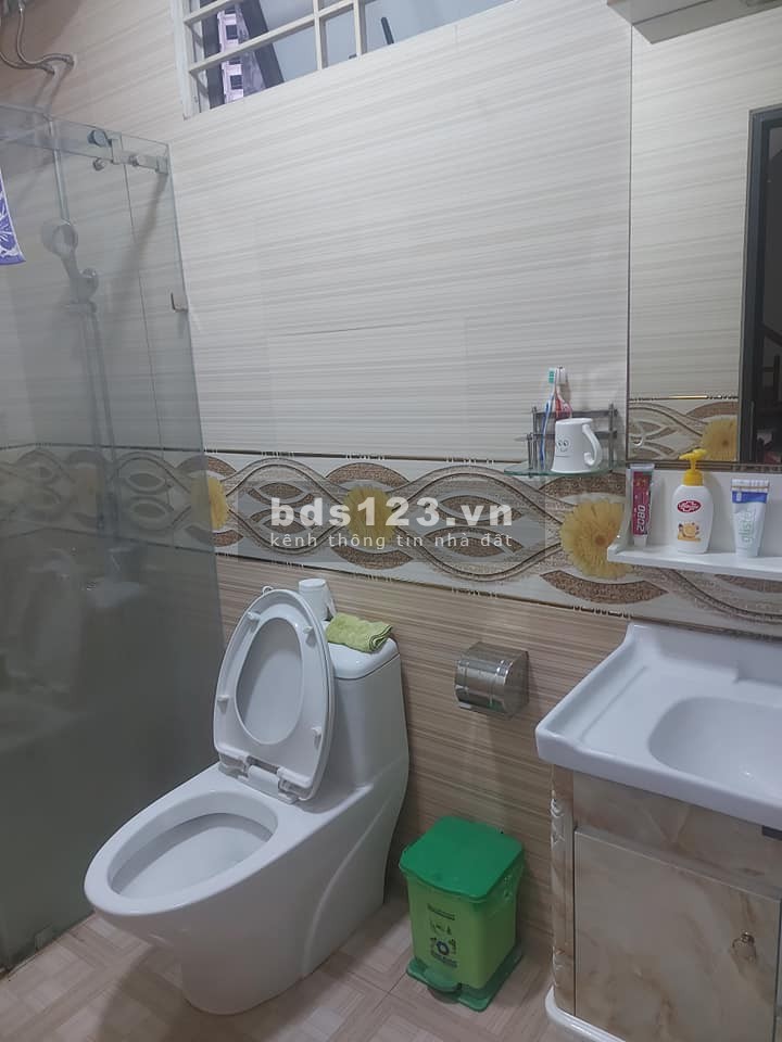 Bán nhà phố Nguyễn Văn Cừ, Long Biên, DT 30m, MT 4,2m, 5 tầng, giá 3,4 tỷ.