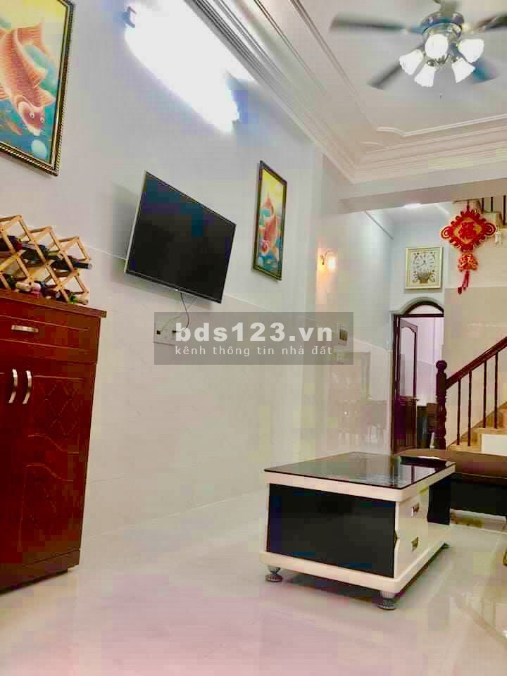 Nhà ngang 4,3m, đường Lạc Long Quân, Quận Tân Bình, giá bán 4.8 tỷ