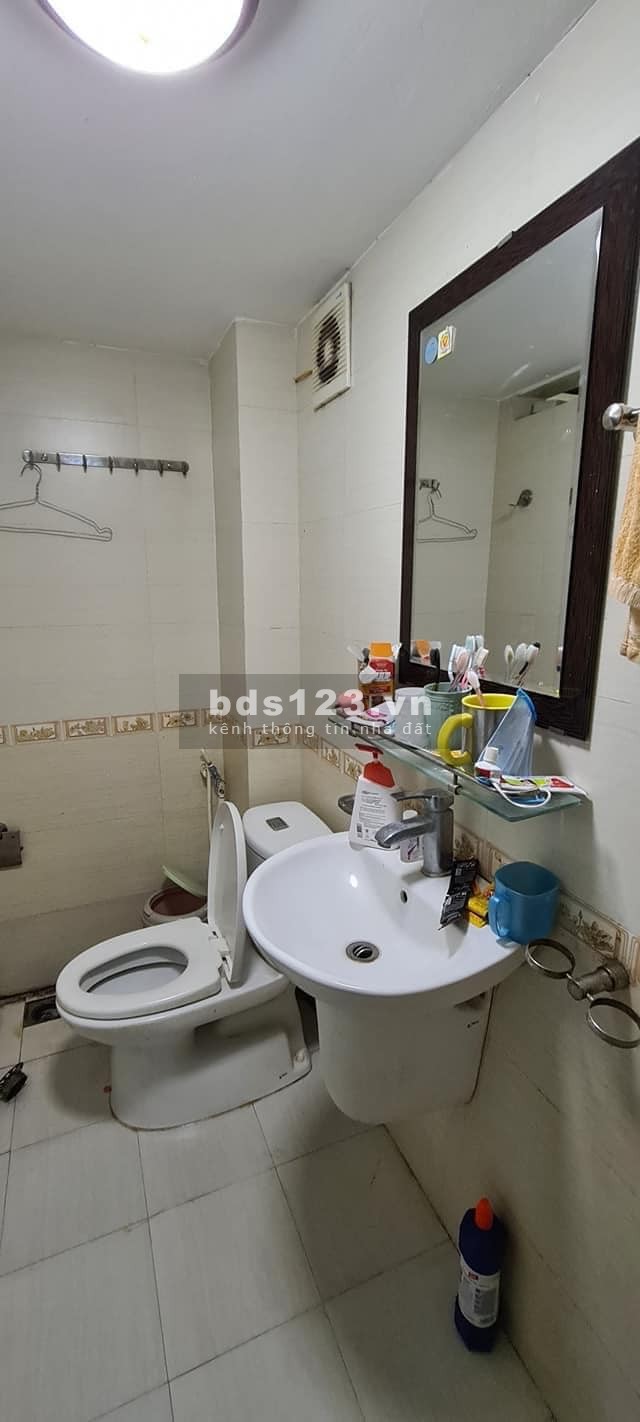 Nhà Mễ Trì diện tích 40m2, 4 tầng, 6 phòng ngủ, gara ô tô vào nhà sổ đỏ phân lô