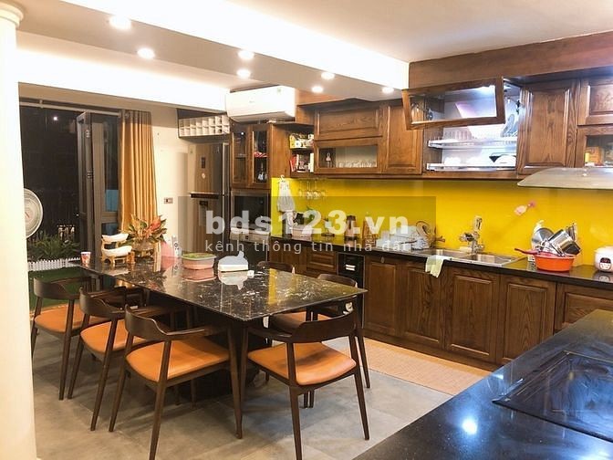 Chính chủ bán nhà đường Lạc Long Quân, Cầu Giấy, giáp Hồ Tây chỉ hơn 5 tỷ