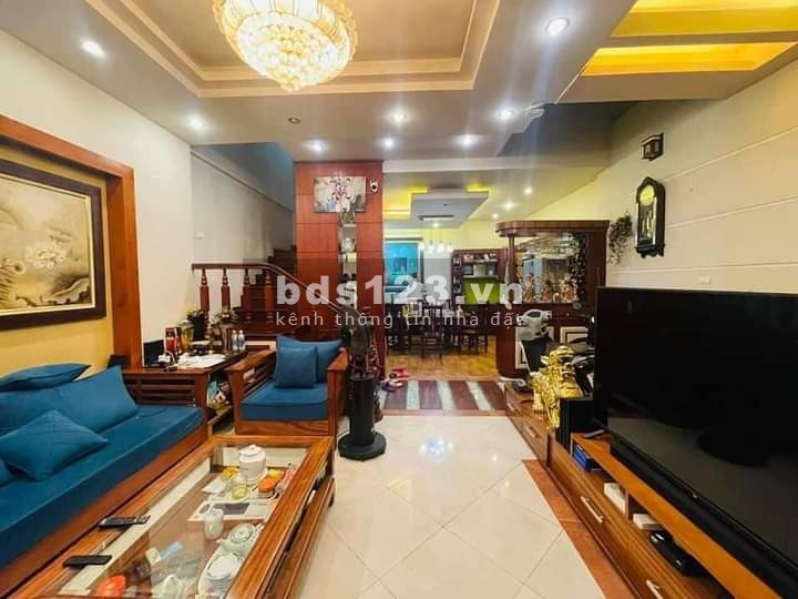 Bán nhà khu phân lô Vip phố Tôn Thất Tùng diện tích 50m2 giá 6.15 tỷ có thương lượng