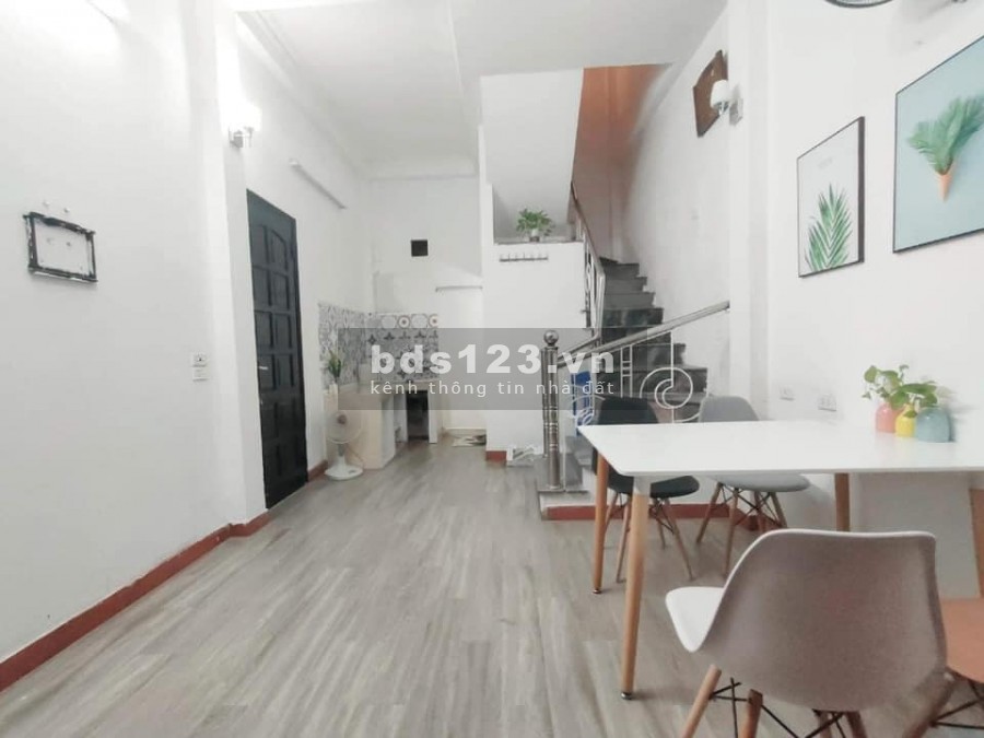 Bán nhà siêu phẩm 102 Lê Trọng Tấn, dt 30m2, ngõ rộng, lô góc mt rộng giá 2.75 tỷ