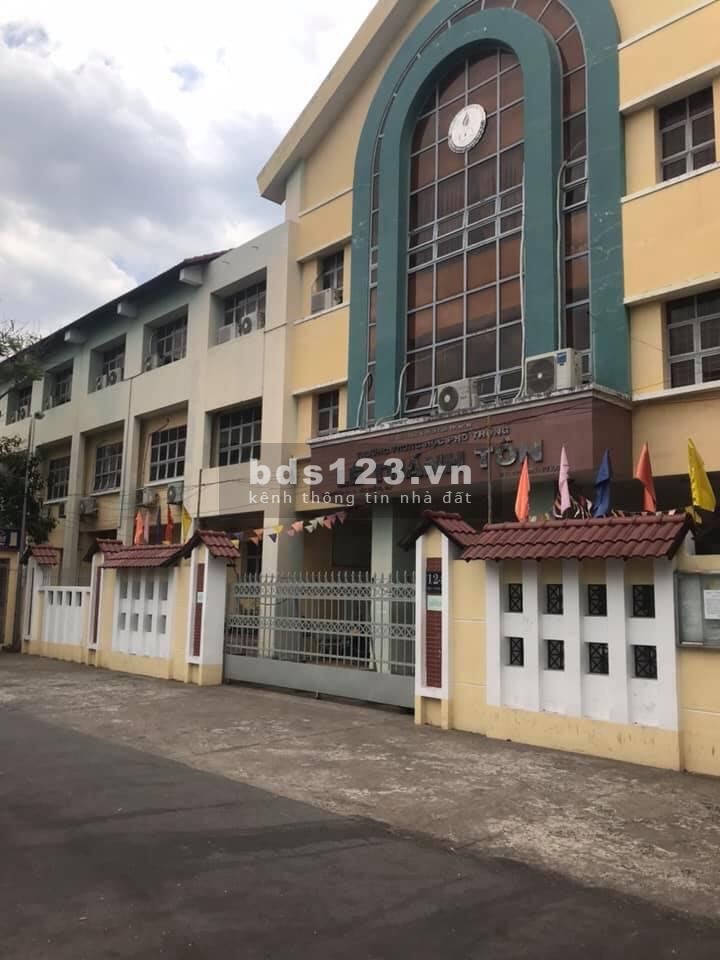 Quận 7- Mặt tiền đường đối diện mầm non- thuận kinh doanh - 0969476617