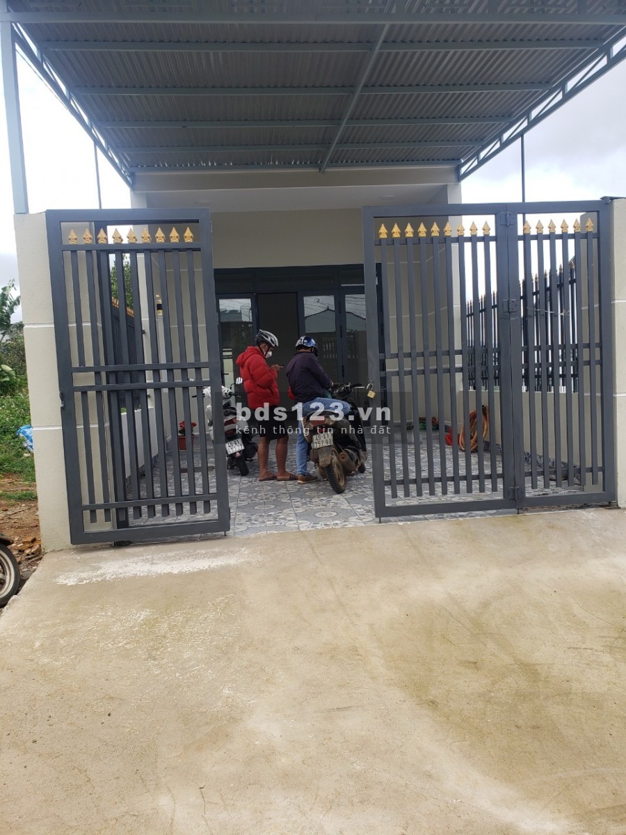 Bán nhanh gấp căng nhà thành phố Bảo Lộc - Lâm Đồng dt 135m2 thổ cư sổ hồng riêng vô ở ngay
