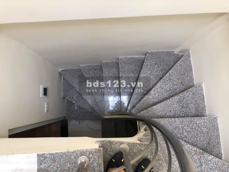 Bán nhà phố Nam Dư Quận Hoàng Mai, ngõ xe ba gác, dt 26m2 4 tầng, giá 1.4 tỷ