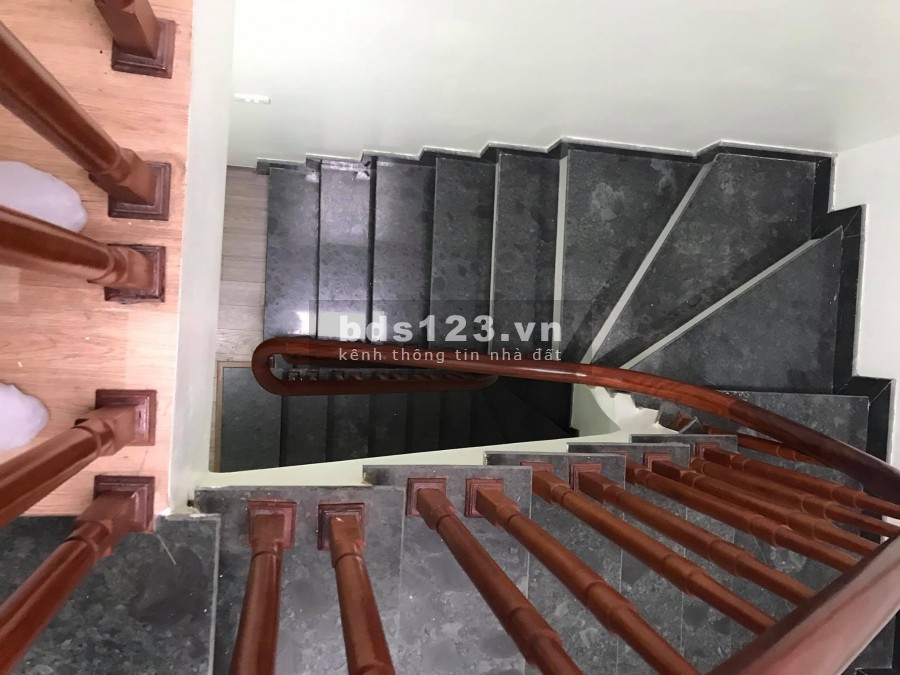 Cần Bán nhanh nhà phố Nam Dư, ô tô đỗ cửa, 3 mặt thoáng, dt 36m2, 5 tầng, giá 3.1 tỷ
