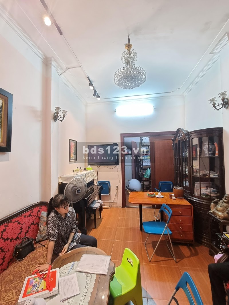 Bán nhà Mạc Thị Bưởi dtsd 37m2, 4 tầng chắc chắn gần phố, giá 3.3 tỷ lh 0916010180