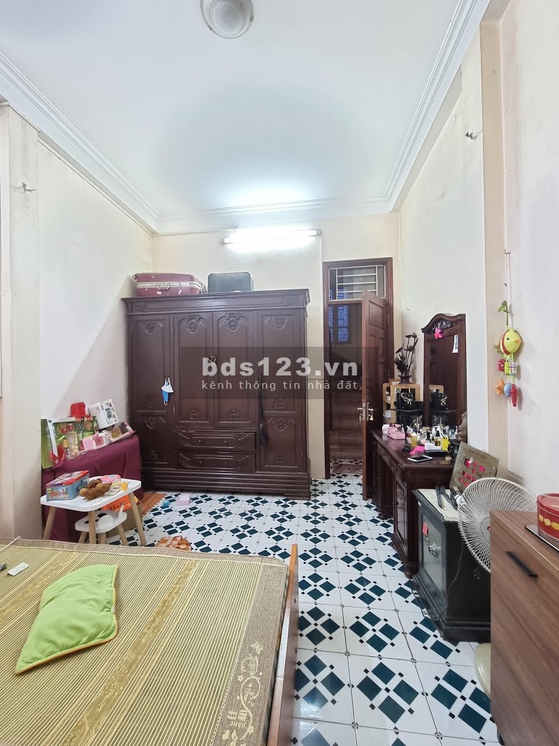 Bán nhà Mạc Thị Bưởi dtsd 37m2, 4 tầng chắc chắn gần phố, giá 3.3 tỷ lh 0916010180