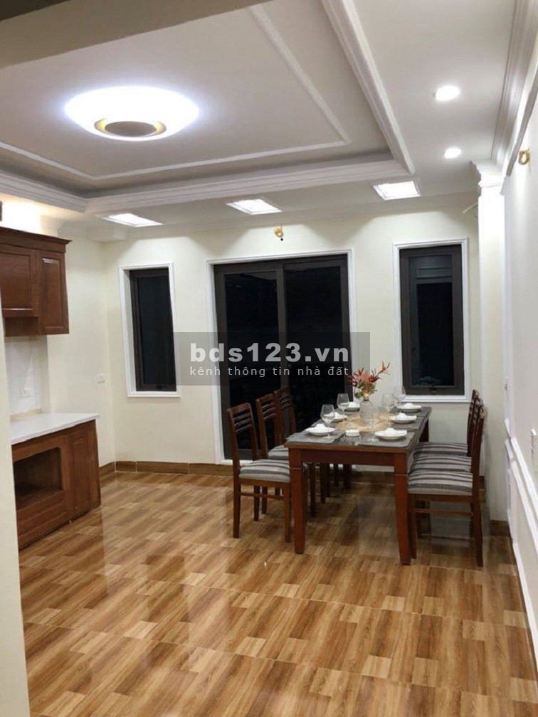 Bán nhà nguyên căn Phạm Văn Đồng, phân lô gara ô tô dt 75m2, 5 tầng, mt 6m, giá 6.9 tỷ