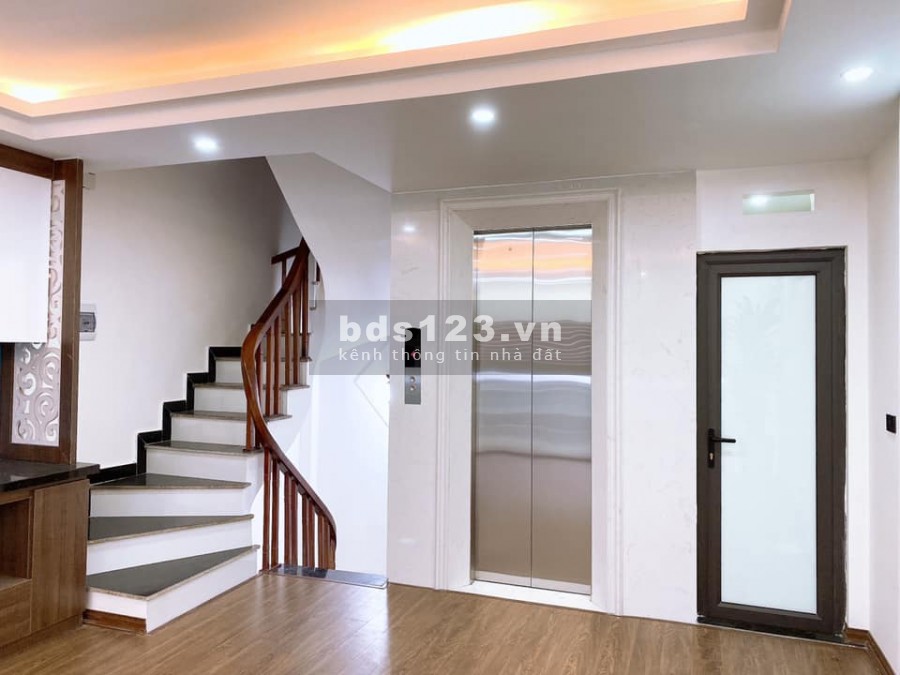 Phong cách Châu Âu, lô góc kinh doanh thang máy đường Trương Định, 6 tầng, giá 6.2 tỷ