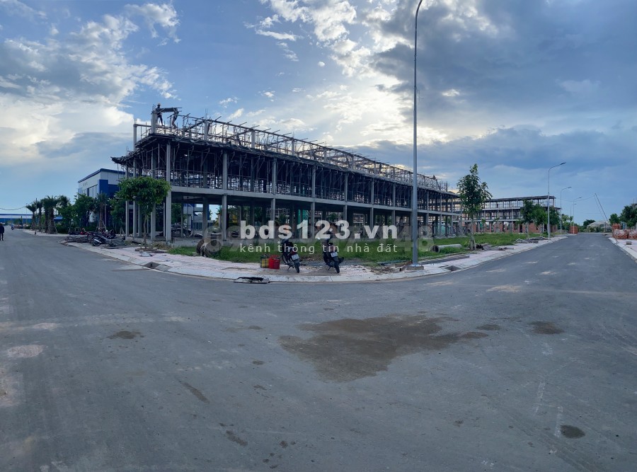 Bán gấp đất nền KCN Hải Sơn, SHR, giá cực rẻ chỉ 900triệu, LH Phụng