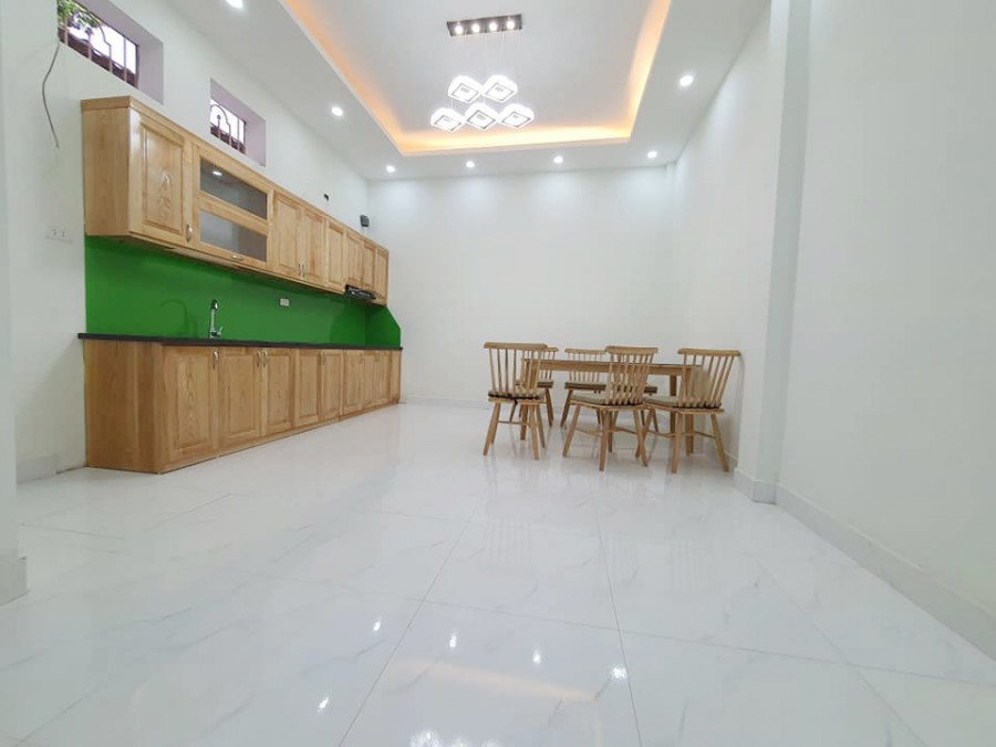 Bán nhà Vũ Tông Phan 3 bước chân ra phố diện tích sử dụng 50m2x4T, 3 thoáng giá chỉ 5 tỷ