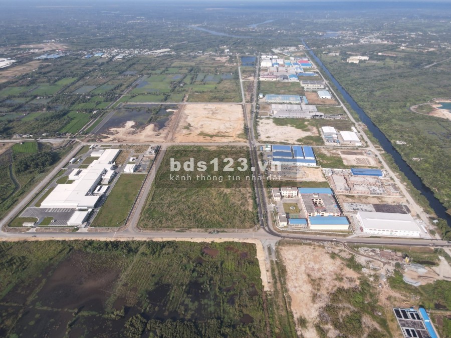 Khu công nghiệp Tân Đức (Đức Hòa Hạ, Đức Hòa, Long An, VN) cho thuê đất, văn phòng, nhà xưởng