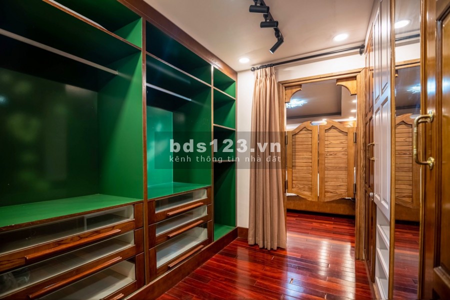 Bán CH 146m2, 3 ngủ, tại tòa A, chung cư D''. Le Roi Soleil, Quảng An, Tây Hồ, full nội thất