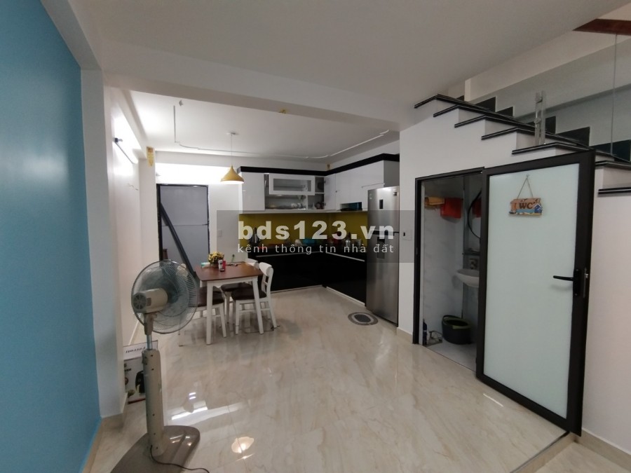 Siêu phẩm nhà 4 tầng Khu ĐTM Cát Bi giá 4,5 tỷ, xây 4 tầng kiên cố, cấu trúc công năng đầy đủ