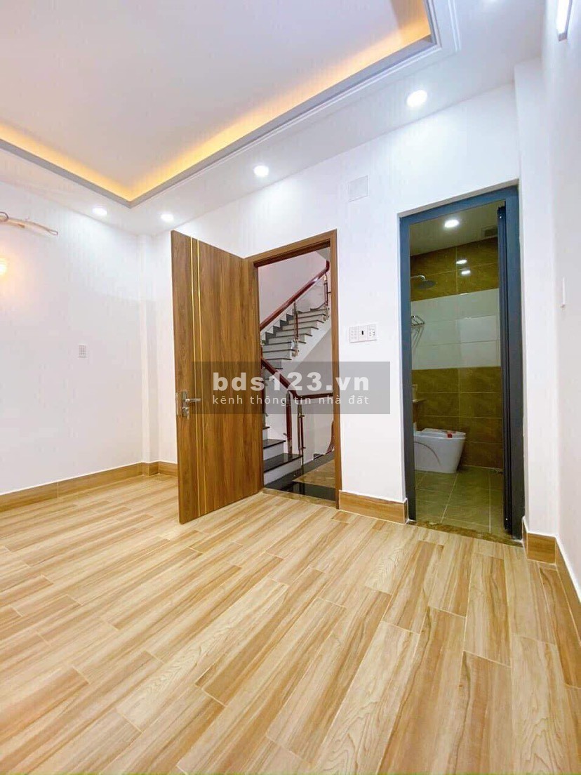 Bán nhà Nguyên Xá, Minh Khai, Bắc Từ Liêm diện tích 35m2, 4 tầng, giá 2,2 tỷ