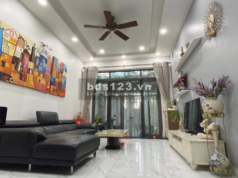 Bán nhà Kiều Mai, Minh Khai, Bắc Từ Liêm diện tích 50m2, 4 tầng, giá 5,7 tỷ