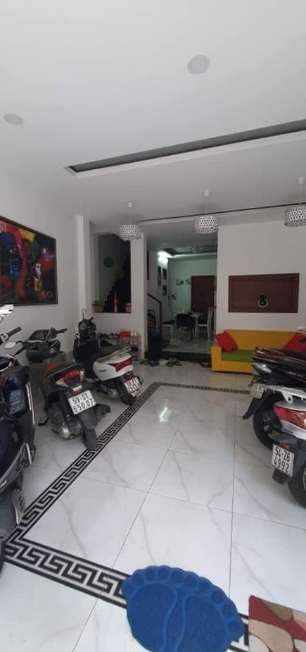 Bán nhà 7 phòng khép kín, đang cho thuê 30 triệu/tháng, diện tích 100m2, 4 tầng, hẻm Lê Văn Sỹ, Quận 3