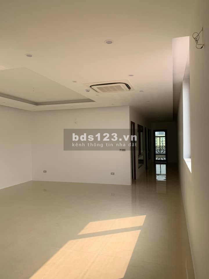 Tòa nhà văn phòng 9 tầng thông sàn mặt phố Lê Trọng Tấn 1 Hầm dt 175m2, giá 76 tỷ