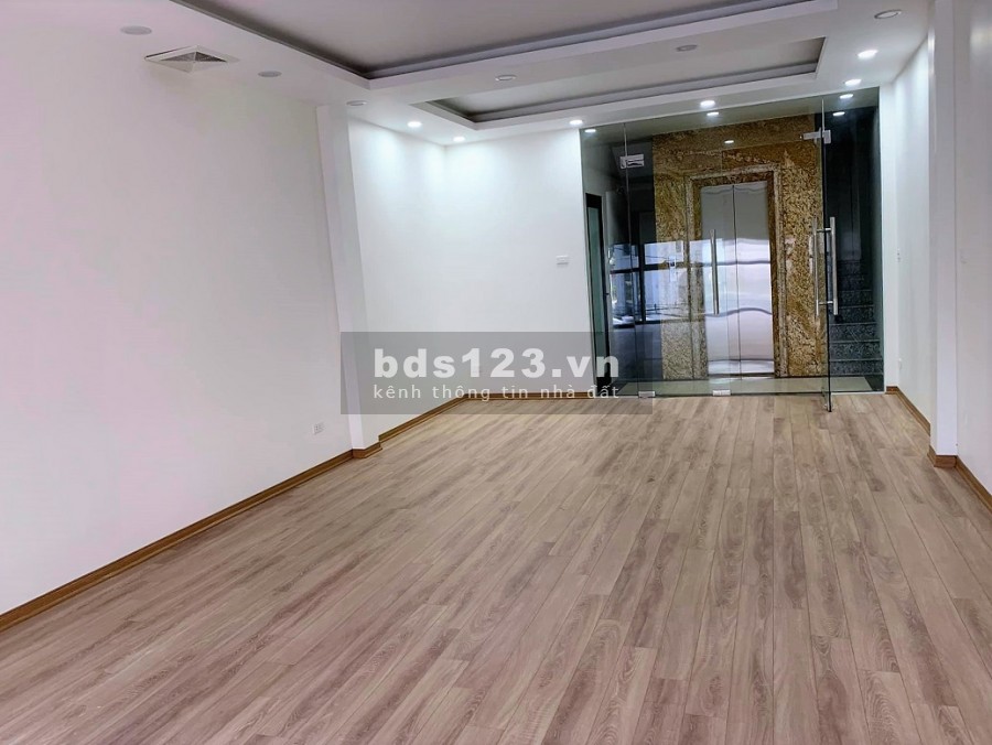 Nhà mặt phố Phạm Văn Đồng. Vỉa hè, ô tô, Kinh doanh. 100m2 MT5.5m 22tỷ