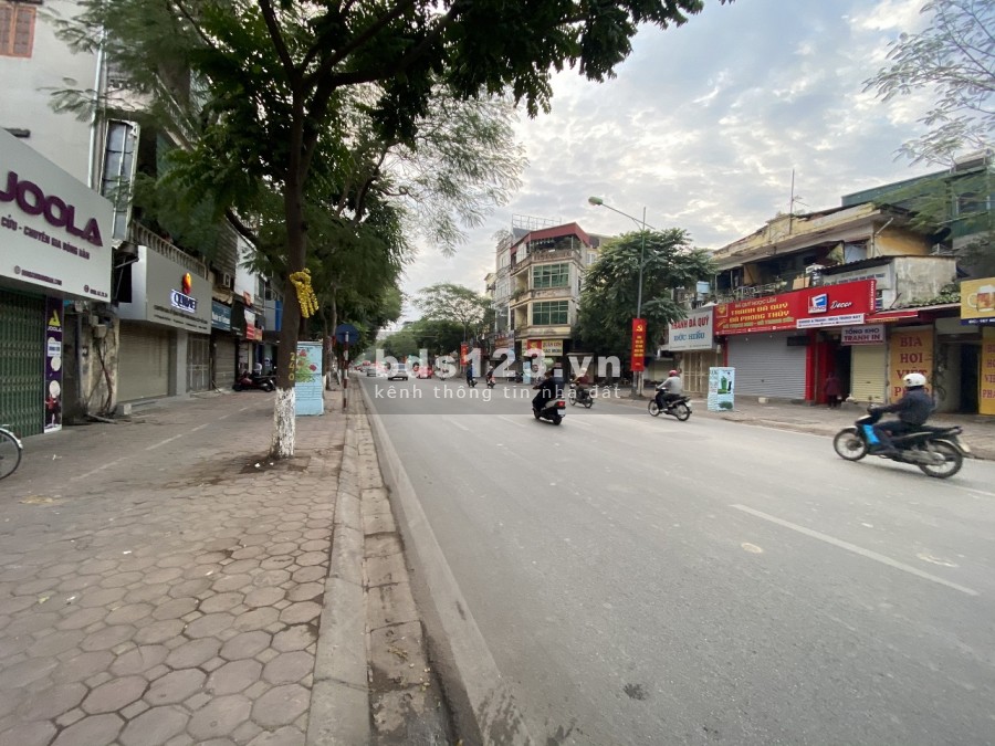 Bán nhà mặt phố Tôn Đức Thắng, mặt tiền đẹp, kinh doanh vip giá bán 27 tỷ, thương lượng