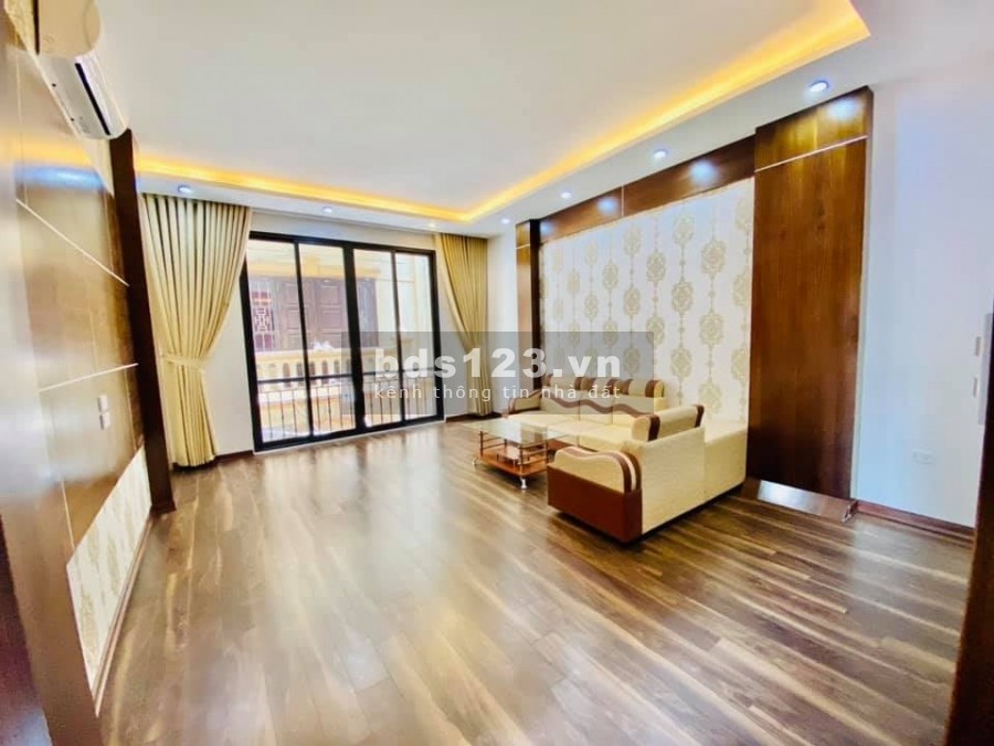Bán nhà Bồ Đề thoáng sáng rực rỡ, diện tích 50m2 mặt tiền 5m giá chỉ 5.35 tỷ