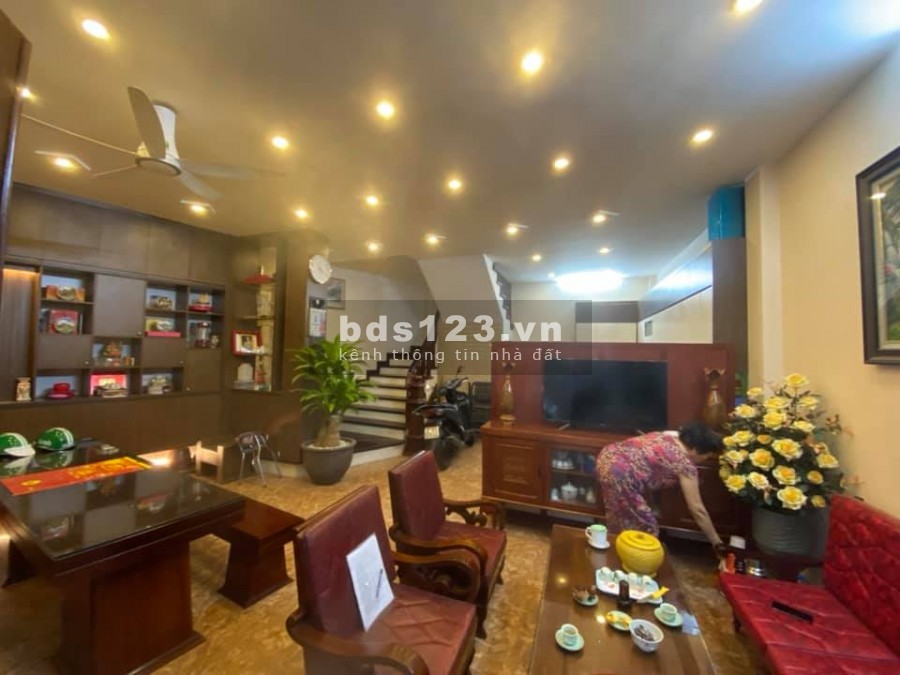 Bán nhà cạnh Lotte 72 tầng, Đào Tấn, ô tô đỗ cửa, 3 bước ra mặt phố, dt 48m2, giá 7 tỷ