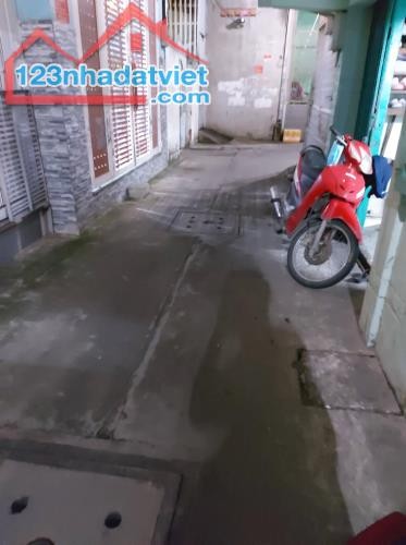 Bán nhà hẻm đường Lạc Long Quân, Phường 8, Q.Tân Bình, DT 56m2, 1lầu, giá 4,2 tỷ.