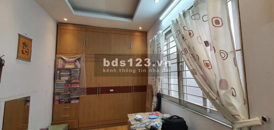 Bán nhà ngõ rộng, Nguyễn Trãi, Thanh Xuân,diện tích 35m, 4 tầng, MT7.2m, giá 3.95 tỷ.