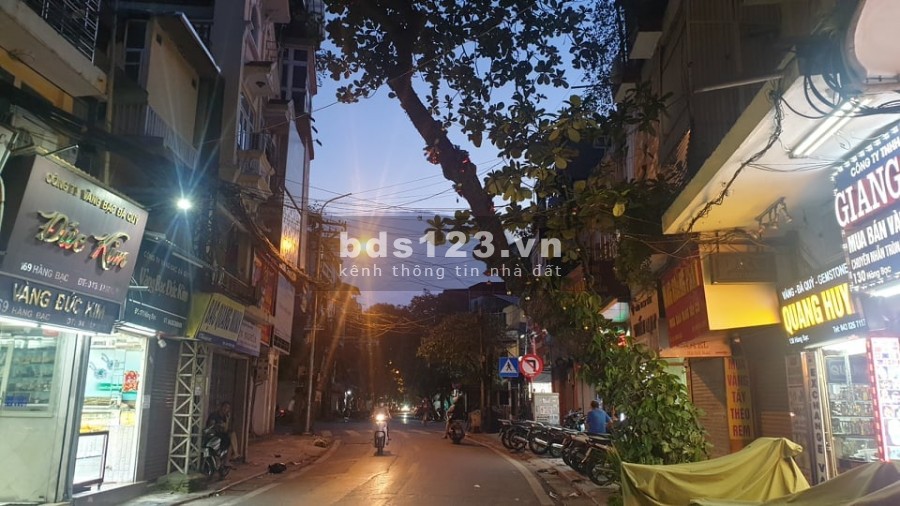 Nhà mặt phố Hàng Bạc, kinh doanh vàng bạc đá quý giá bán 38 tỷ, lh 0983483468