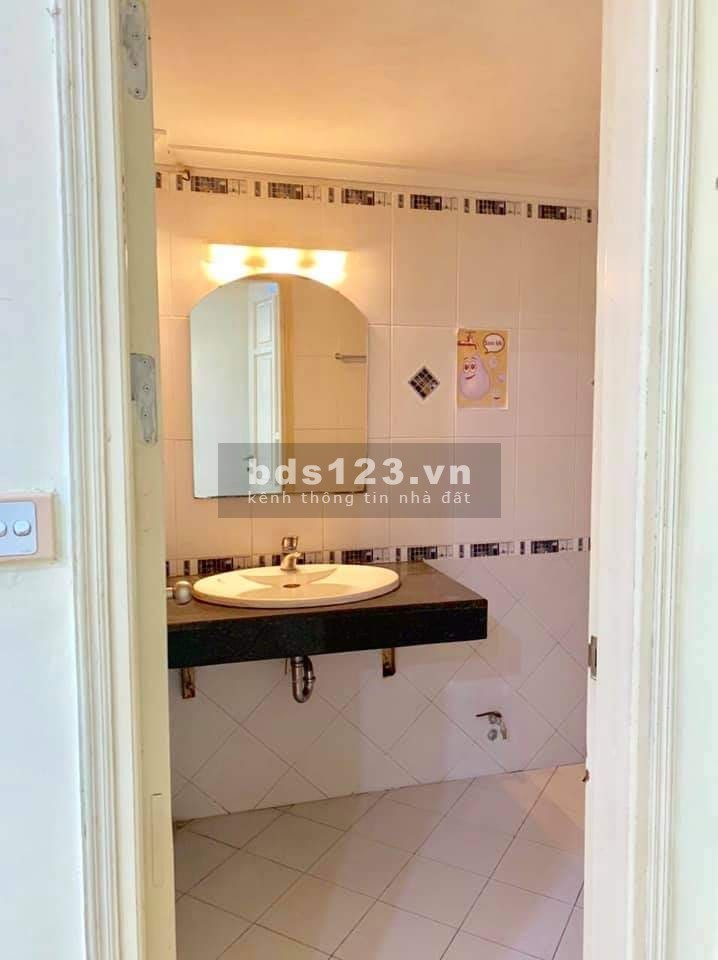 Bán nhà Khuất Duy Tiến diện tích 45m2 giá bán 8.4 tỷ, ô tô vào nhà, kinh doanh sầm uất