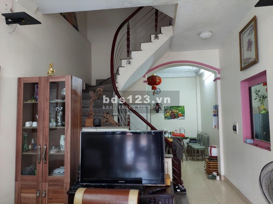 Bán nhà TĐC Giang Biên, thiết kế đẹp, vỉa hè, view công viên, 40m, giá 4.38 tỷ