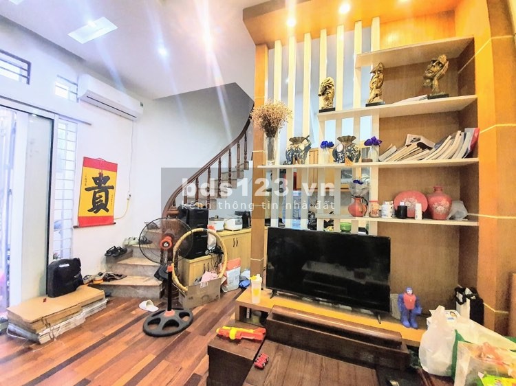 Bán nhà Kim Ngưu Hai Bà Trưng, gần ô tô dt 34.6m2, 4 tầng, mt 3.1m, giá 2.69 tỷ