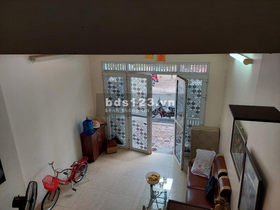 Bán nhà TĐC Giang Biên, thiết kế đẹp, vỉa hè, view công viên, 40m, giá 4.38 tỷ