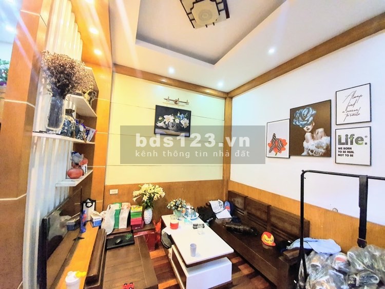 Bán nhà Kim Ngưu Hai Bà Trưng, gần ô tô dt 34.6m2, 4 tầng, mt 3.1m, giá 2.69 tỷ