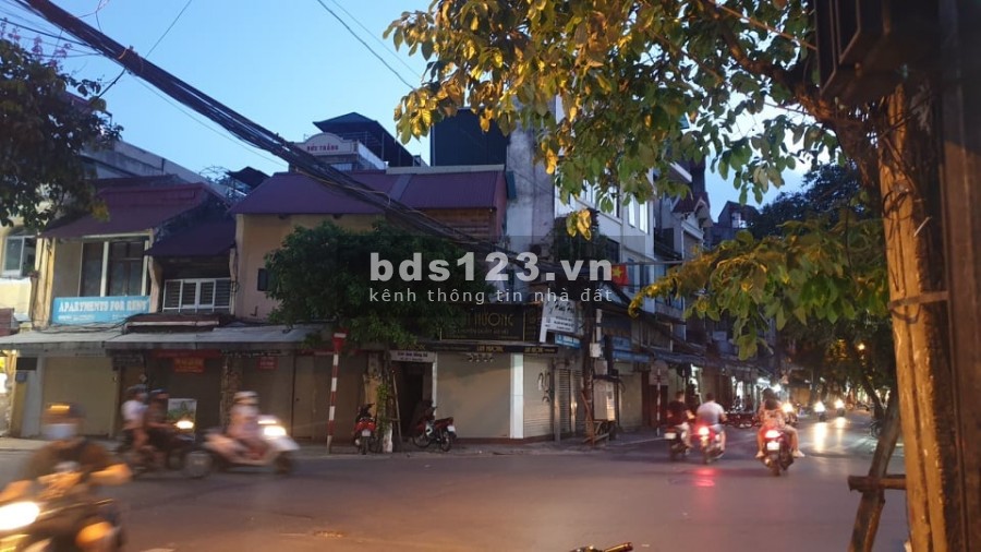 Nhà mặt phố Hàng Bạc, kinh doanh vàng bạc đá quý giá bán 38 tỷ, lh 0983483468