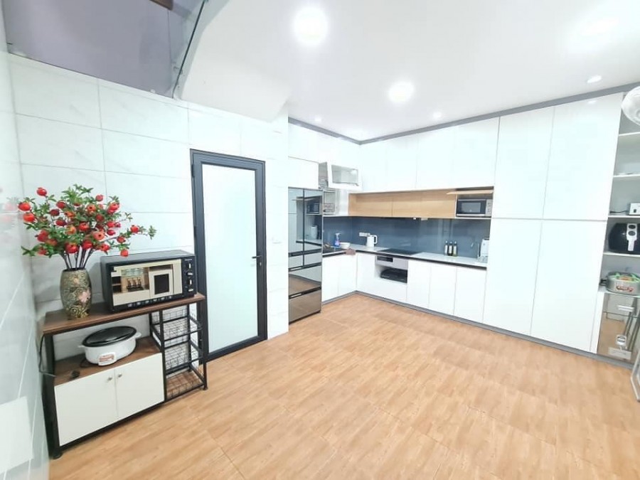 Bán nhà phố Kim Hoa, Đống Đa. Diện tích 55m2*3 tầng, mặt tiền 5m, ô tô gần. Chỉ hơn 4.5 tỷ