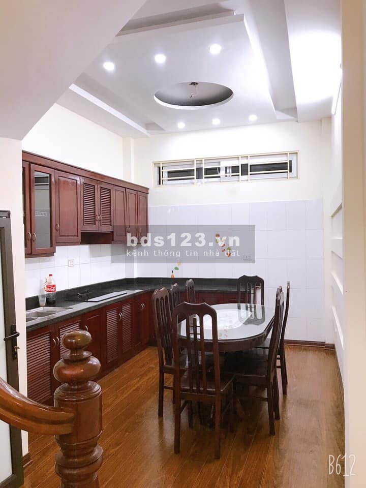 Bán nhà Ba Đình, doanh thu ít nhất 30 triệu/tháng, dt 44m2, 5 tầng, 9 phòng, giá 4.3 tỷ