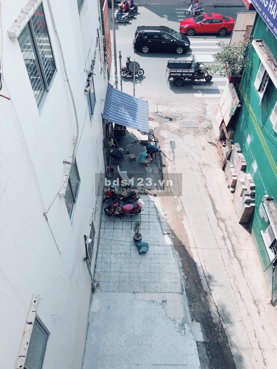 Cho thuê nhà mặt tiền nguyên căn đường Bạch Đằng, quận Bình Thạnh. 1 trệt 3 lầu