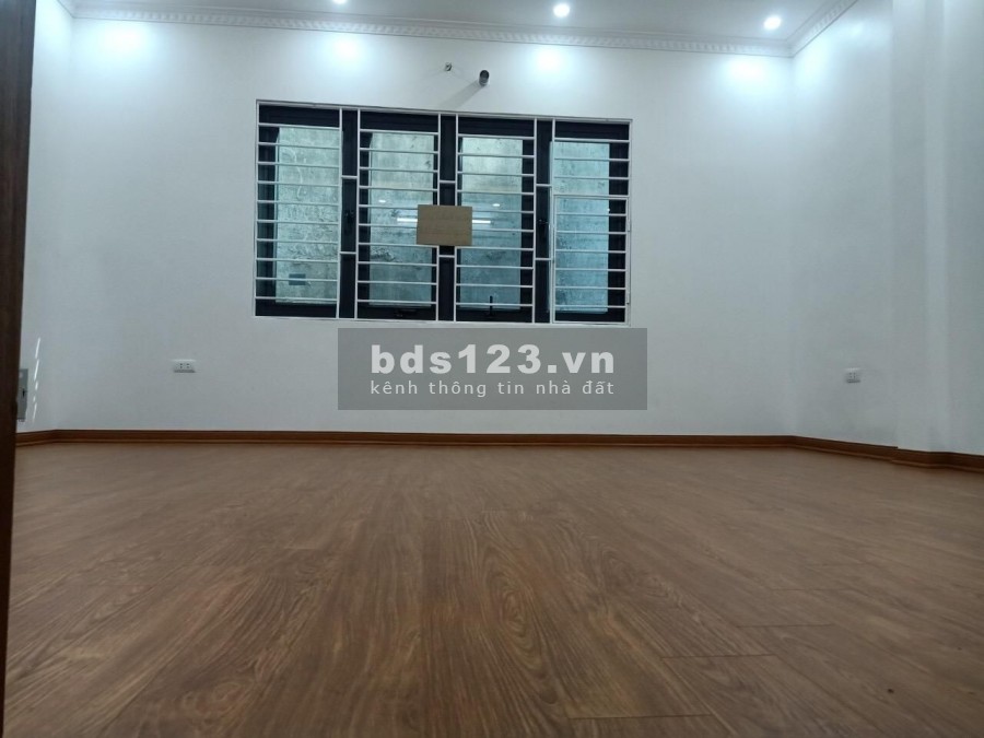 Bán nhà đẹp ở ngay, ô tô, phố Khương Trung, Quận Thanh Xuân, dt 42m, 4 tầng, giá 3.2 tỷ