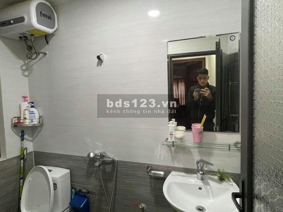Bán nhà trung tâm Xuân Đỉnh, đúc 4 tầng, dt 35m2, gía 2,55 tỷ, 2 mặt thoáng, ngõ Oto.