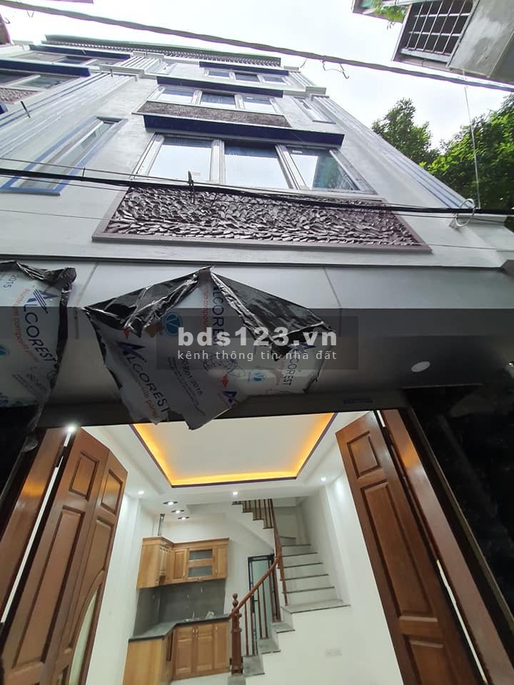 Bán nhà nguyên căn Đống Đa, trung tâm Quận, 80m ra phố, liên hệ 0973866232