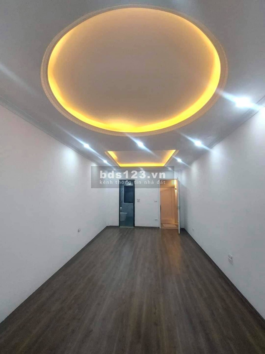 Bán nhà đường Nguyễn Trãi, Thanh Xuân, 30m2, 5 tầng, MT 4 m, giá chỉ 3.2 tỷ. Liên hệ: 0368781929