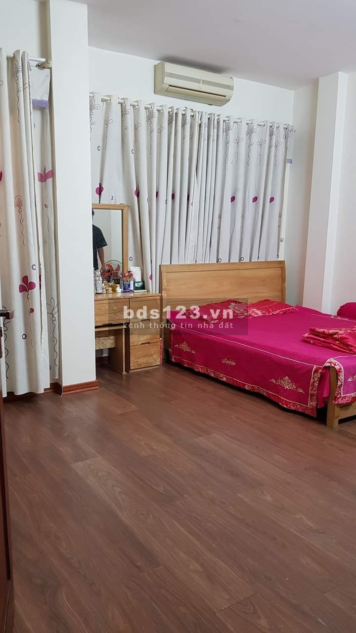 Bán nhà phố Pháo đài Láng tuyệt phẩm nhà nở hậu ngõ thông, giá bán 4.5 tỷ có thương lượng