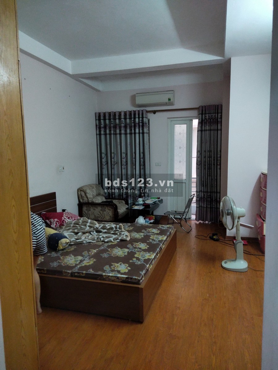 Bán gấp nhà nguyên căn phố Ngọc Thụy đt 40m2, ngõ rộng giá tốt chỉ 3,15 tỷ